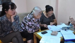 Phó ban GPMB Thanh Trì: “Làm văn bản trong phòng lạnh, đứng trên giời”