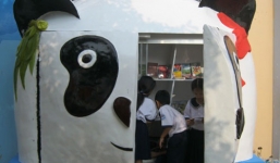 Nỗi đau người mẹ của bé bị cửa tủ đè chết