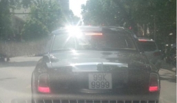 Ô tô biển 6 số 9 'náo loạn' phố Hà Nội