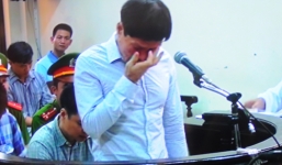 Cận cảnh Dương Tự Trọng bật khóc tại phiên tòa