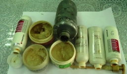 Bắt giữ gần 3kg tiền chất  sản xuất ma túy đá ngụy trang trong mỹ phẩm