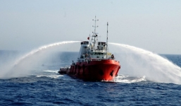 Tàu Việt Nam kéo giãn tàu TQ về nhiều phía sáng 22/5