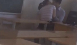 Xôn xao thầy giáo và nữ sinh khóa môi trong lớp học