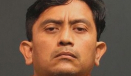 Hãm hiếp con gái của nhân tình suốt 10 năm