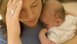 Phụ nữ dễ trầm cảm sau 4 năm sinh con đầu lòng