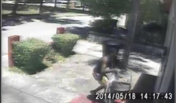 Trộm xe hơi, đem trả lại em bé ngồi bên trong