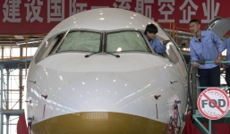 Cận cảnh 2 máy bay chở khách đầu tiên TQ tự sản xuất