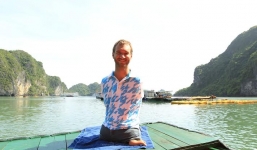 Ảnh: Nick Vujicic tham quan vịnh Hạ Long