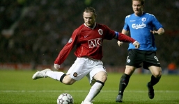 Rooney khẳng định vẫn muốn đeo băng đội trưởng M.U