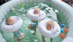 Thú vị “Baby spa” đưa em bé trở lại thời kỳ “trong bụng mẹ”