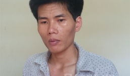 Bị tóm gọn khi đang hành nghề móc túi trên xe buýt