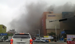 Hàn Quốc: Cháy nhà chờ xe bus, 34 người thương vong