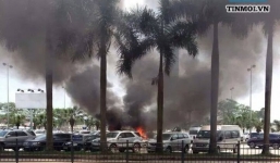 Ô tô bốc cháy ngùn ngụt ở sân bay Nội Bài