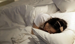 Suýt “mất” ô tô vì ngủ quên trong nhà nghỉ với bồ