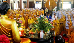 Hơn 450 tăng ni, phật tử tham gia lễ cầu nguyện hòa bình cho biển Đông