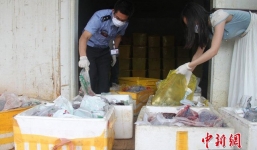 Kinh hoàng buôn bán nhau thai người làm thực phẩm