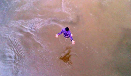 Thất tình, học sinh 9x nhảy cầu tự tử