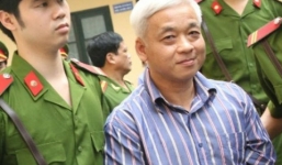 Thần sắc bầu Kiên đổi chóng mặt sau nhiều ngày hầu tòa