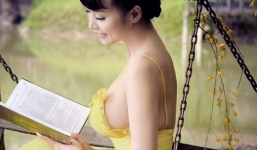 Đỏ mặt với ảnh đọc sách gợi cảm của Lê Kiều Như