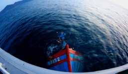 CLIP HIẾM: Lai dắt tàu cá bị đâm chìm vào Đà Nẵng