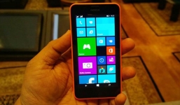 Lumia 638 bất ngờ lên kệ, giá chỉ 4 triệu đồng