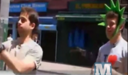 Clip: Kiếm hàng nghìn USD chỉ bằng những video dài 6s