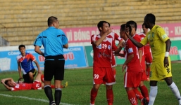 Treo giò hàng loạt cầu thủ trong vụ ẩu đả trên sân Hải Phòng