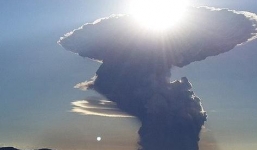 'Bom nguyên tử' phát nổ che kín mặt trời Indonesia