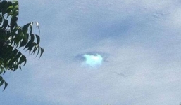 Sự thật lỗ thủng khổng lồ bí ẩn trên bầu trời Califonia