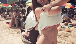 Mai Phương Thúy đẹp mê hồn trên bãi biển Hồng Kông