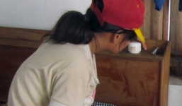 Vờ quan tâm cháu 12 tuổi để… gạ gẫm 'quan hệ'