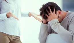 Chết lặng khi phát hiện bí mật trong cốp xe của chồng