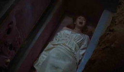 Thiếu nữ bị bạn trai trên mạng chôn sống ngay trong đêm hẹn đầu tiên