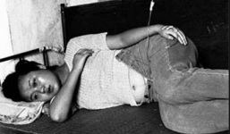 Bộ ảnh sốc gái mại dâm nông thôn gây chấn động