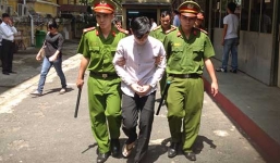 Xử lại vụ giám đốc công ty đập đầu nhà báo