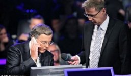 Đức: Gọi điện cho Thủ tướng nhờ trợ giúp câu hỏi của Ai là triệu phú