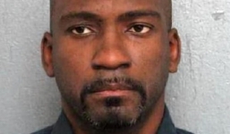 Nam sinh bị nhiễm HIV vì 'quan hệ' với thầy giáo