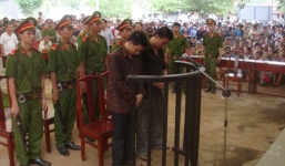 Hung hãn đâm chết một lúc 2 người