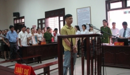 Chồng đâm chết vợ đang mang thai 8 tháng trong nhà tắm