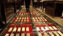 Đại gia TQ chơi ngông dùng tấn vàng lót đường