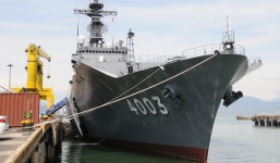 Tàu đổ bộ Nhật chở hải quân Mỹ, Úc, Nhật đến Đà Nẵng