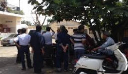 Phát hiện xác chết nữ giới bất thường trước cửa nhà