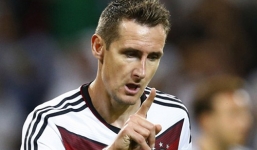 Klose phá kỷ lục ghi bàn của huyền thoại Gerd Muller