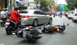 Truy bắt 'xe điên' đâm hàng loạt xe máy rồi bỏ chạy