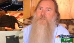 Chuyện lạ: Vàng chảy từ vòi nước ra khắp nhà dân