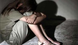 Cửa nhà mở toang, bàng hoàng thấy cậu xâm hại tình dục cháu ruột