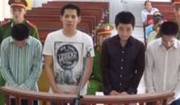 4 thanh niên luân phiên hiếp dâm cháu bé 13 tuổi