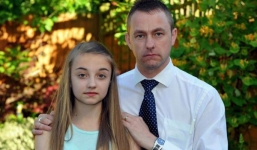 Thầy giáo dán băng keo bịt miệng bé gái 11 tuổi