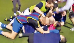 Sự thật việc nữ diễn viên TVB bị các cầu thủ M.U sàm sỡ