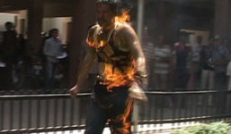 Nghịch tử tưới xăng đốt cha rồi uống thuốc sâu tự tử